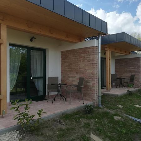 Edina Vendeghaz-Gyenesdias Appartement Buitenkant foto