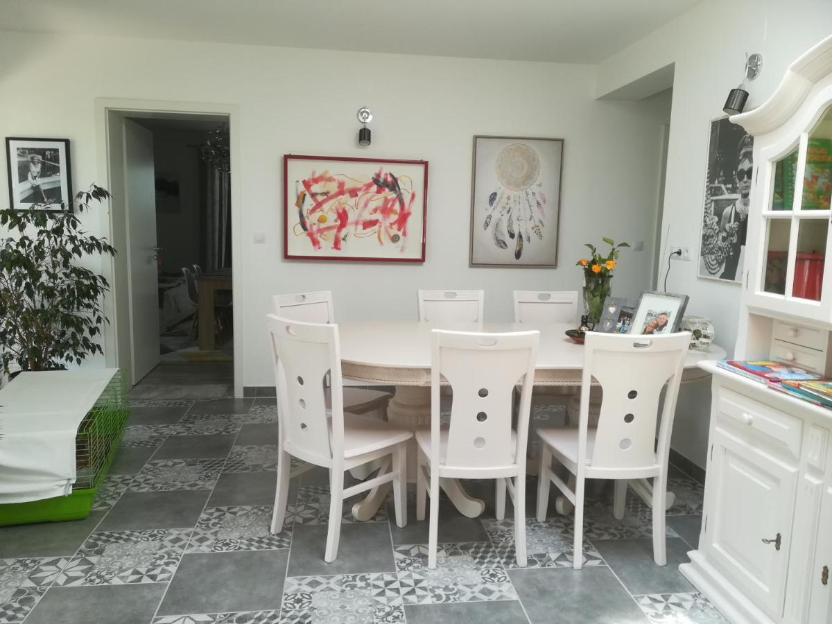 Edina Vendeghaz-Gyenesdias Appartement Buitenkant foto
