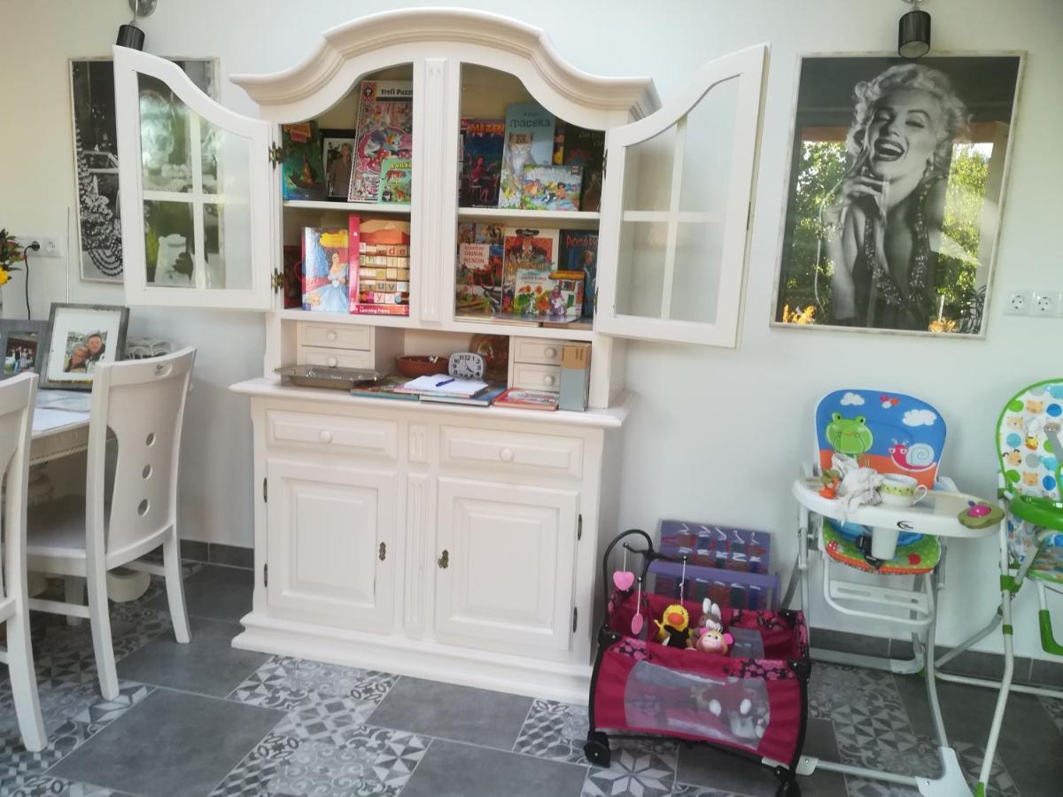 Edina Vendeghaz-Gyenesdias Appartement Buitenkant foto