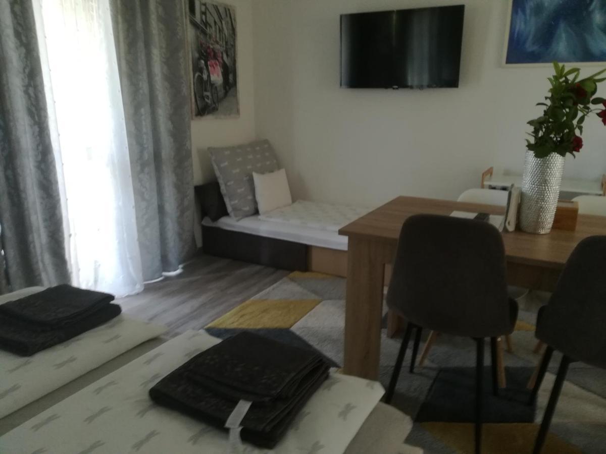 Edina Vendeghaz-Gyenesdias Appartement Buitenkant foto