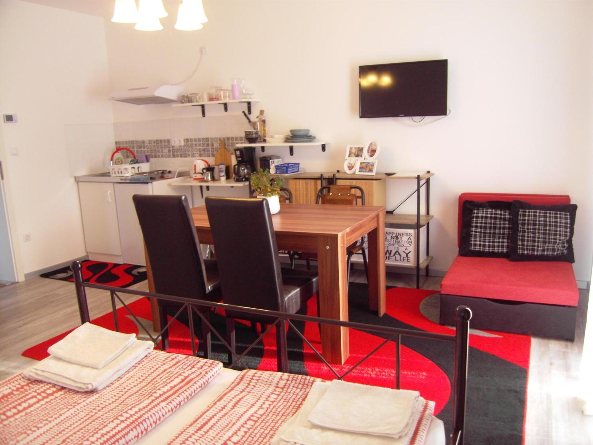 Edina Vendeghaz-Gyenesdias Appartement Buitenkant foto
