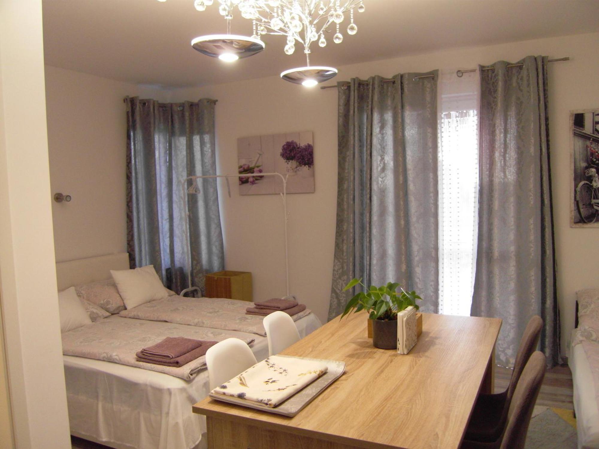 Edina Vendeghaz-Gyenesdias Appartement Buitenkant foto