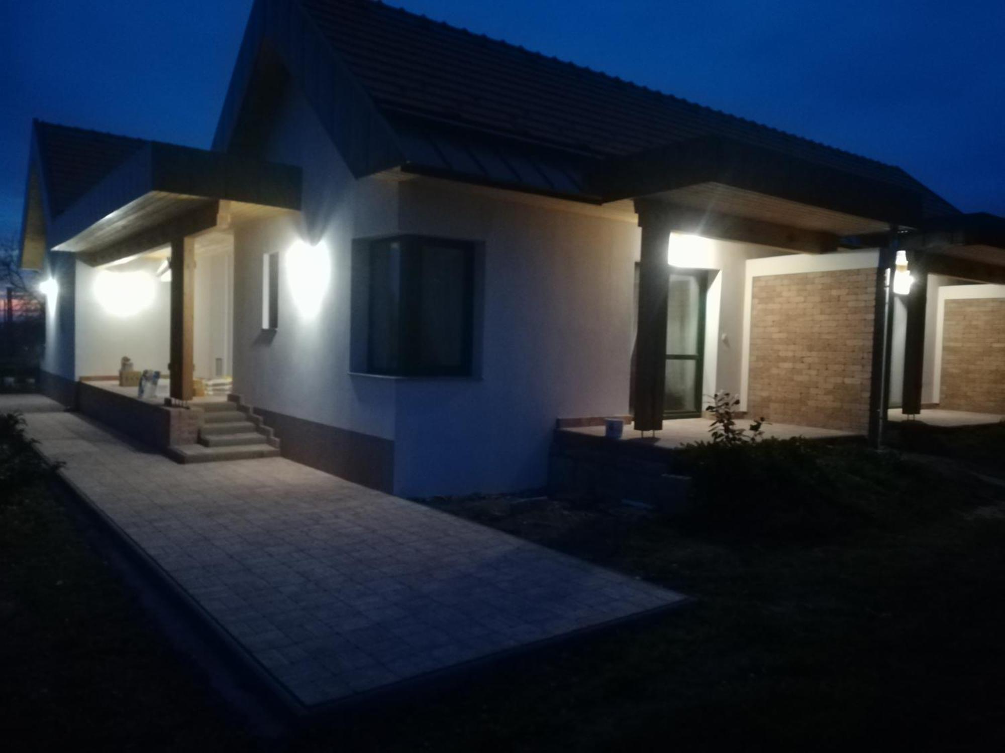 Edina Vendeghaz-Gyenesdias Appartement Buitenkant foto